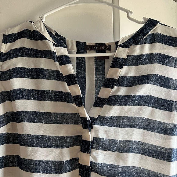 Blue and White Striped Sleeveless Blouse - Picture 2 of 7